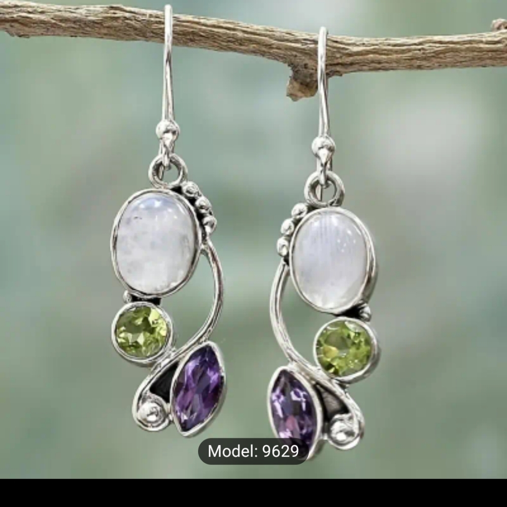 🛑3/$15 Elegant Silver moonstone Earrings - Picture 3 of 3